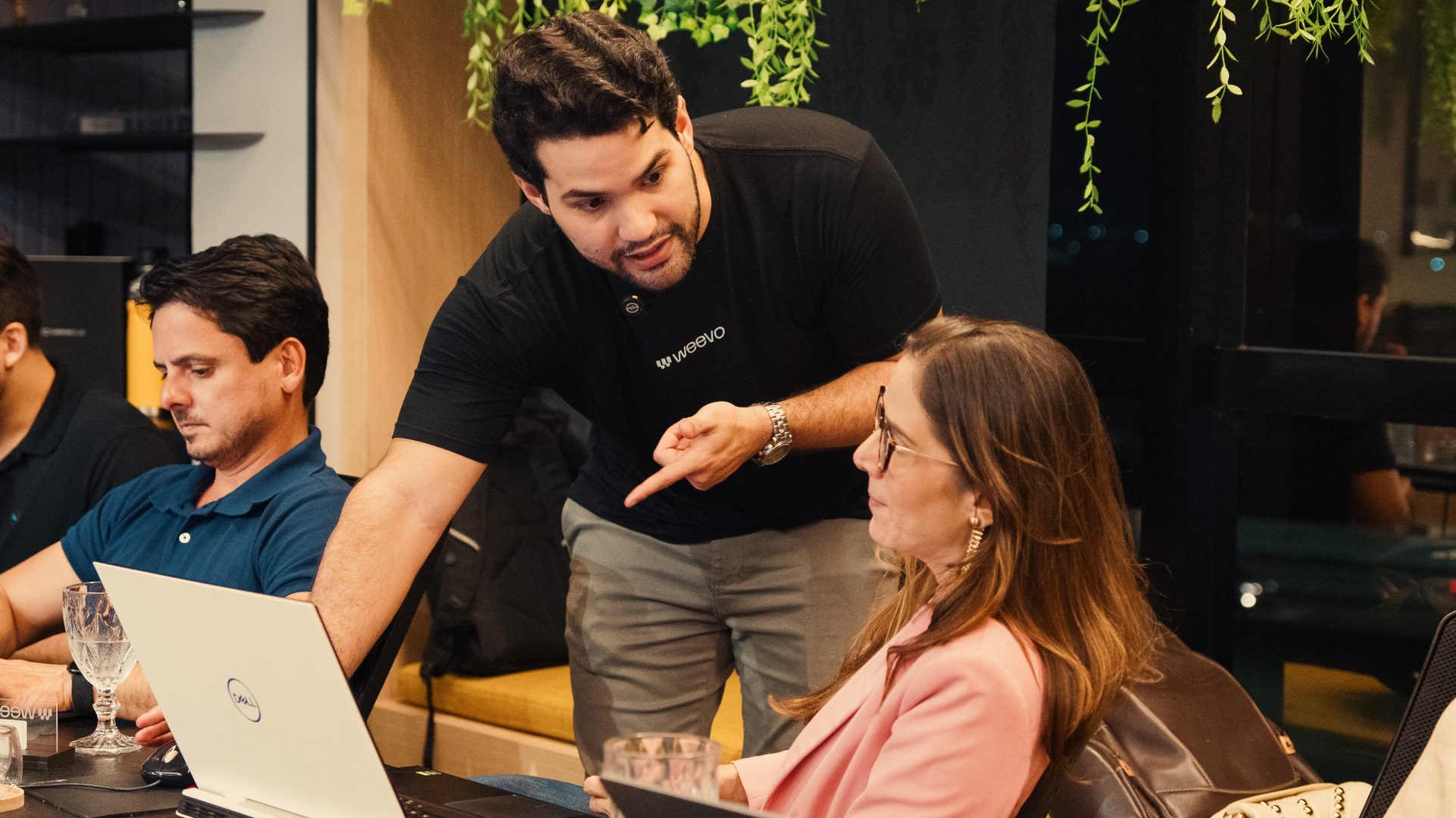 A IA aprende a sua empresa